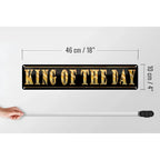 Blechschild spruch 46x10 cm mit schwarzem rechteckigen banner und goldener folie lettering king von day