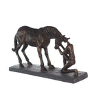 Bronze farbene gilde skulptur casablanca figur pferd comprehension mit kniendem mann auf dunklem rechteckigem sockel