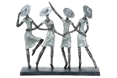 Silberfarbene skulptur mit vier stilisierten frauen in fließenden kleidern und hüten auf dunklem sockel aus kunstharz