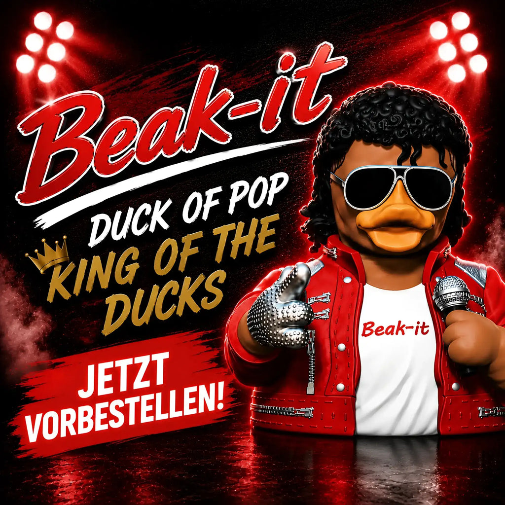 Eine rote und weiße plastikente als popstar mit sonnenbrille, roter jacke und mikrofon aus der celebriducks beak it kollektion