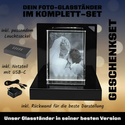 Schwarzer acryl foto-glasständer mit klarer beleuchteter glasrahmen hält schwarz-weiß hochzeitsfoto 10x8x3 cm
