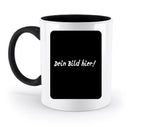 Weiße keramiktasse mit schwarzem griff und innenseite sowie schwarzem panel mit text dein bild hier aus der statement collection