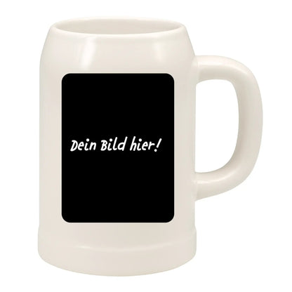 Weißer keramikbierkrug mit robustem griff und schwarzem panel mit dem text dein bild hier personalisierbar