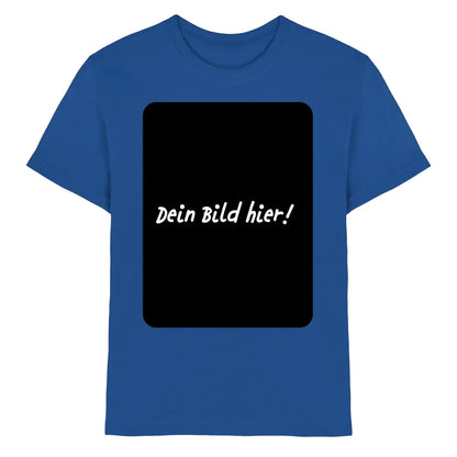 Blaues cotton t-shirt mit schwarzem rechteck und weißem text dein bild hier in kursiv aus der statement-collection