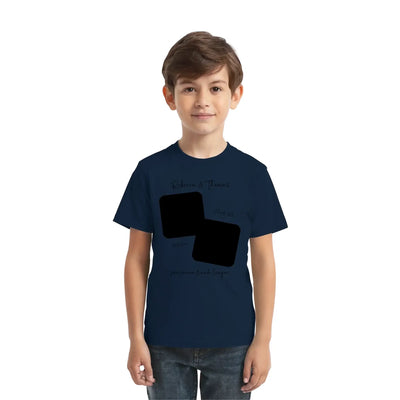 Navyblaues kurzarmshirt mit schwarzem grafikdesign zweier überlappender quadrate und cursivem text personalisierbar