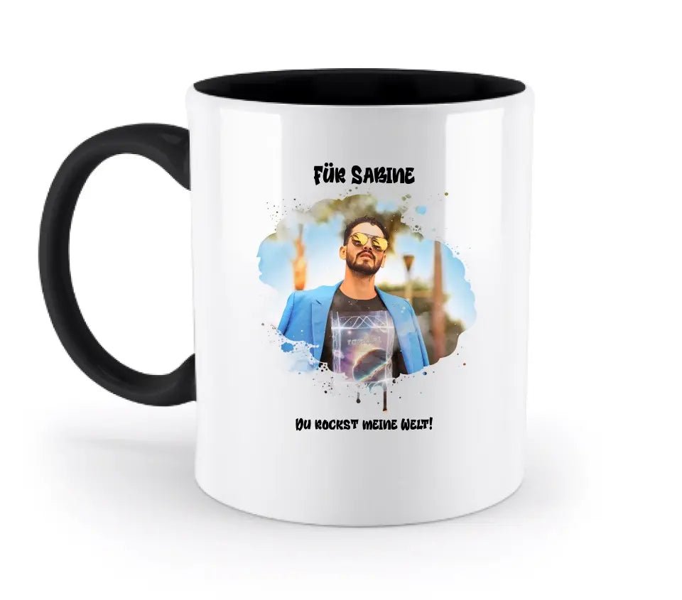 Dein Foto in einem Farbklecks - zweifarbige Tasse von HalloGeschenk.de