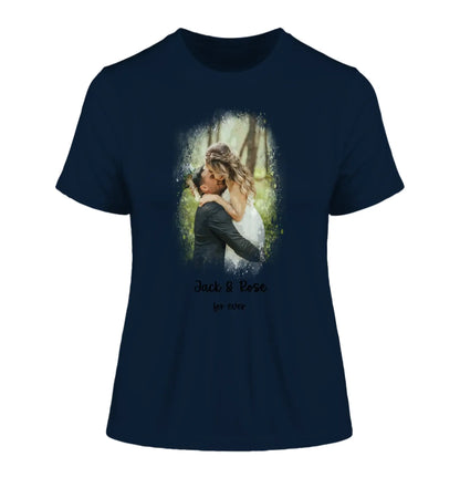 Dein Foto mit Wasserfarbeneffekt mit Wunschtext (personalisierbare Fotomotive) - Damen T-Shirt (Fitted) • Bio / French