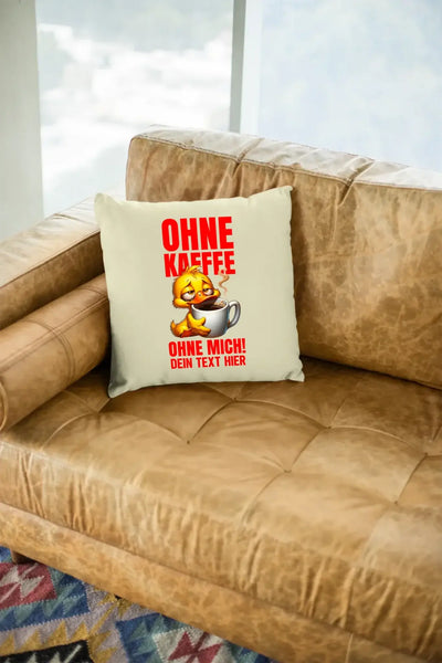 Creamfarbene kuschelige sitzkissen mit cartoonente, die kaffeetasse hält, mit rotem deutschem text aus der statement-collection