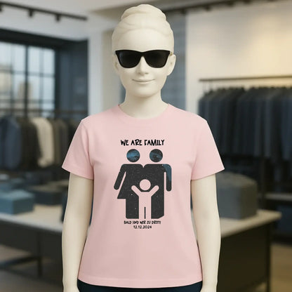 Echte Sternenkarte + Text • Kleine Familie • werdende Eltern • Ladies Premium T-Shirt XS-2XL aus Bio-Baumwolle für Damen • Exklusivdesign • personalisiert