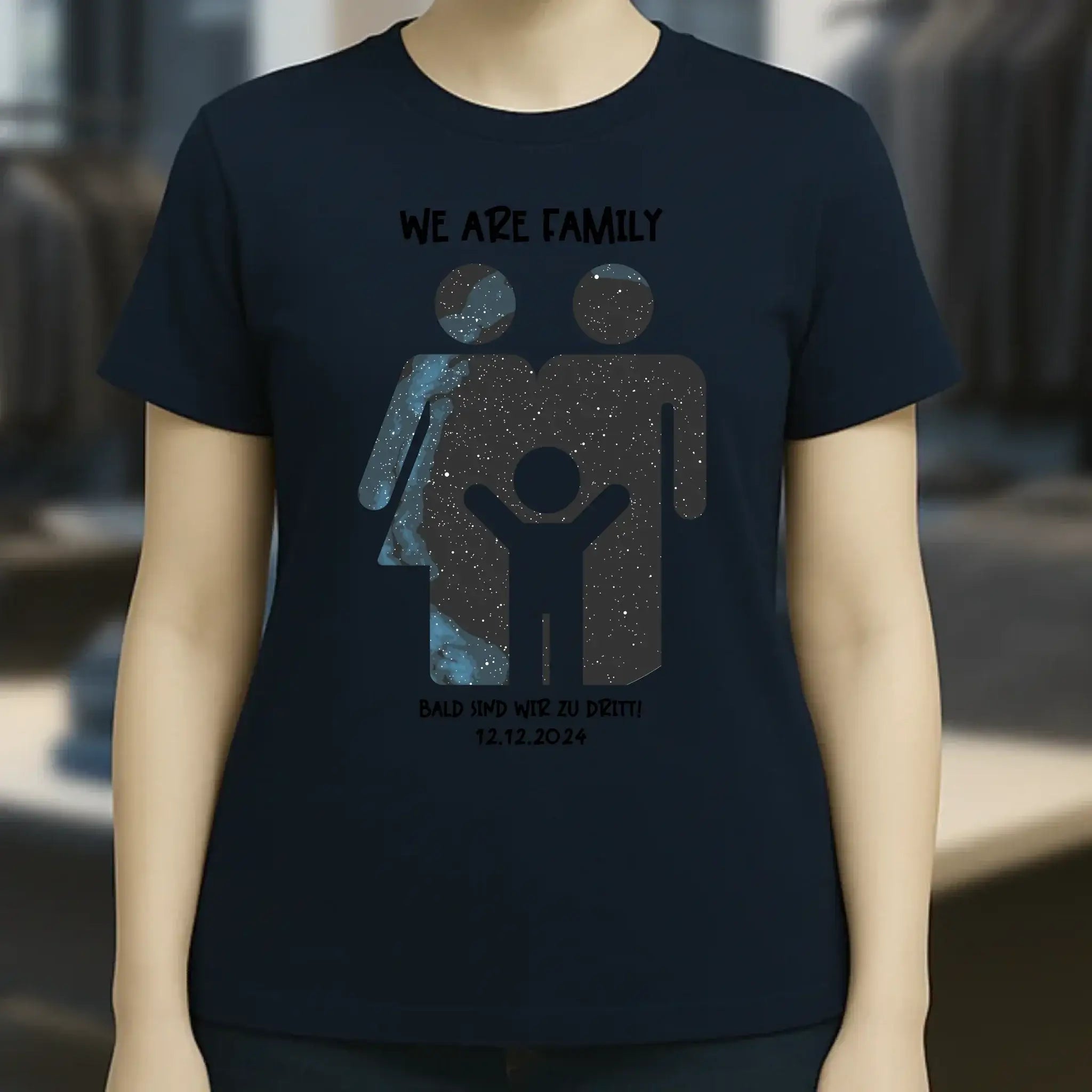 Echte Sternenkarte + Text • Kleine Familie • werdende Eltern • Ladies Premium T-Shirt XS-2XL aus Bio-Baumwolle für Damen • Exklusivdesign • personalisiert