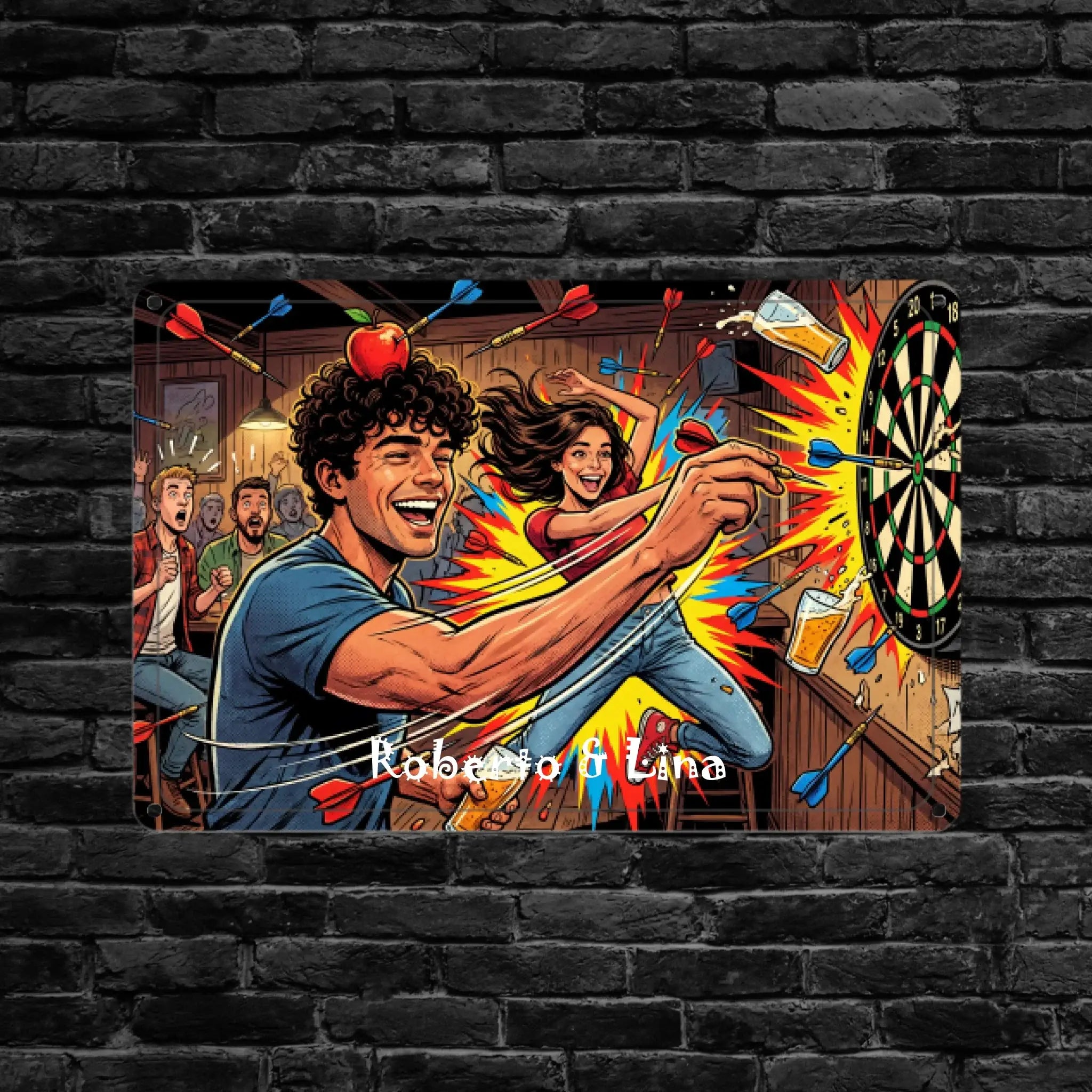 Vibrantes comic-style foto-blechschild dart mit lachendem mann und frau und bunten pfeilen vor dunkler ziegelwand