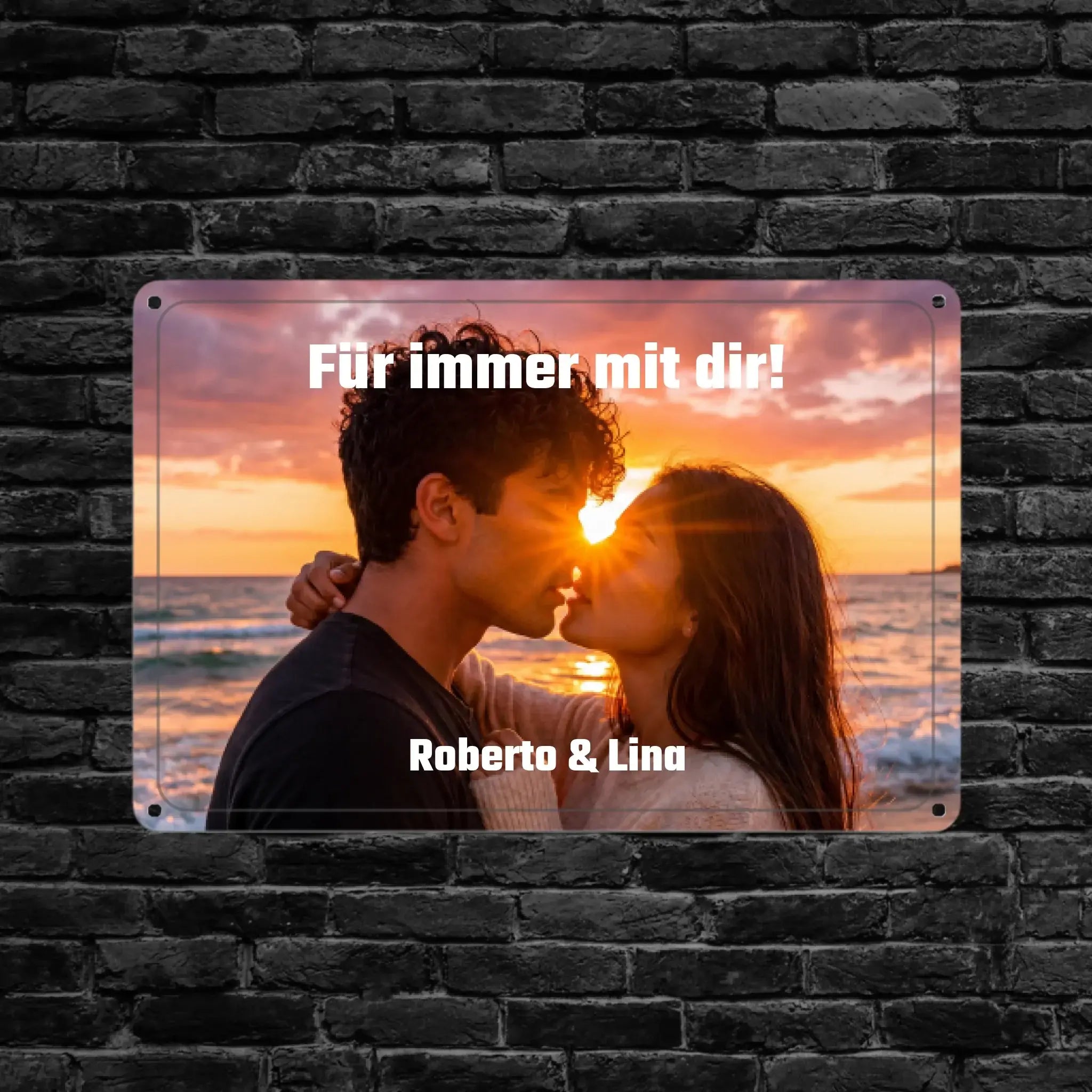 Rechteckiges foto-blechschild aus metall mit romantischem paarfoto bei sonnenuntergang und text für immer mit dir roberto & lina