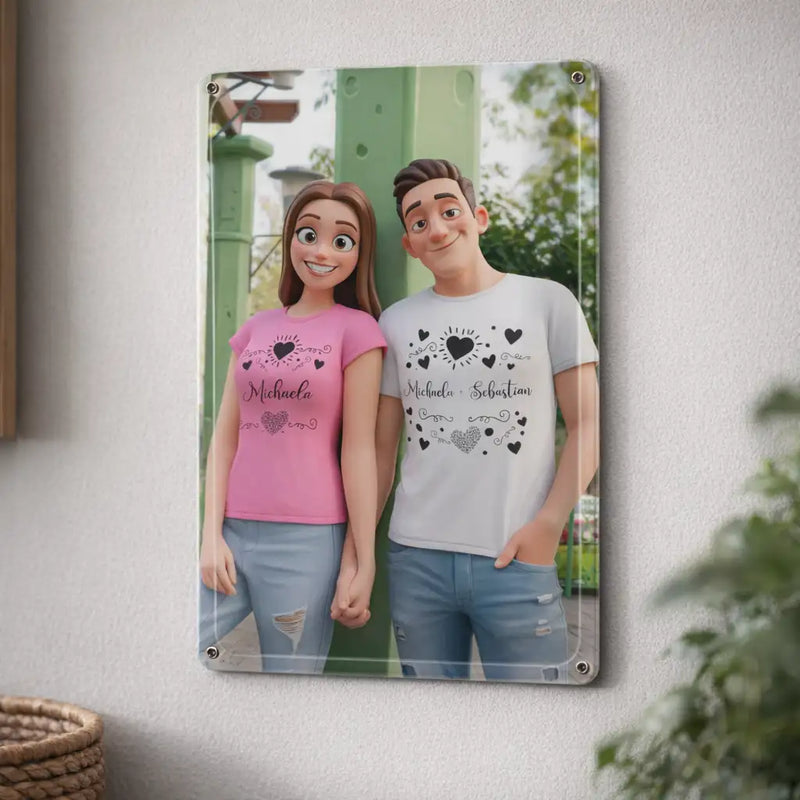Personalisierte Acryl-Wandkunst mit einem Cartoon-Paar in pinken und weißen T-Shirts mit Herzdesigns.