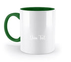 Weiß-keramiktasse mit grünem griff und innenraum personalisiert mit weißem text dein text im cursive style