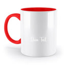Weiße keramikfoto-tasse mit rotem griff und innenbereich mit deinem text in eleganter weißer schrift, personalisiertes fotogeschenk