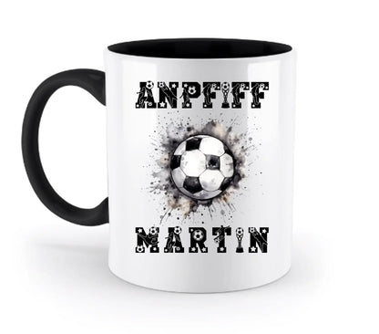 Weißer keramikbecher mit schwarzem griff und innerem mit fußballmotiv und personalisiertem wunschtext von martin
