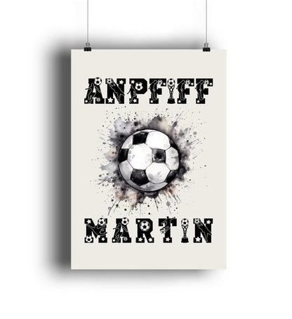 Schwarz weißes fußball poster im aquarellstil mit splattereffekten und personalisiertem text anppiff martin