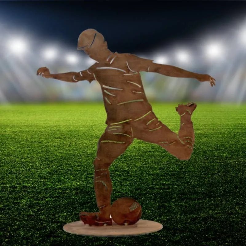 Fußballer Spieler mit Ball | Dekoration Figur aus Metall Rost | Fußballspieler von HalloGeschenk.de