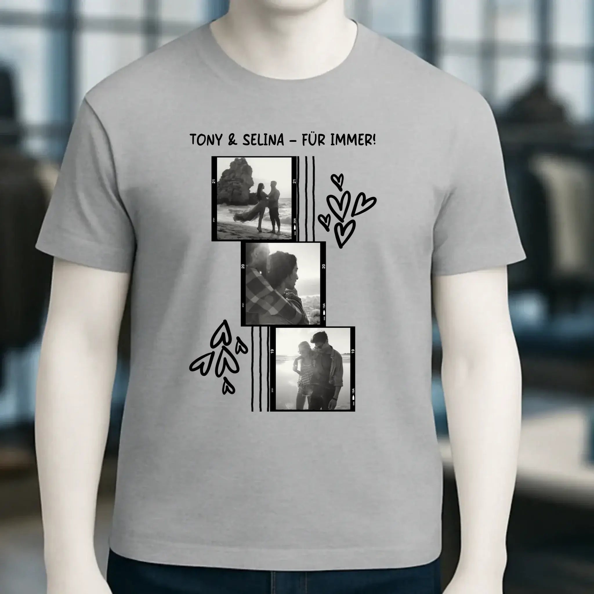 Graues unisex t-shirt aus bio-baumwolle mit schwarz-weiß fotocollage und herz-doodles von gestalte ein fotomotiv