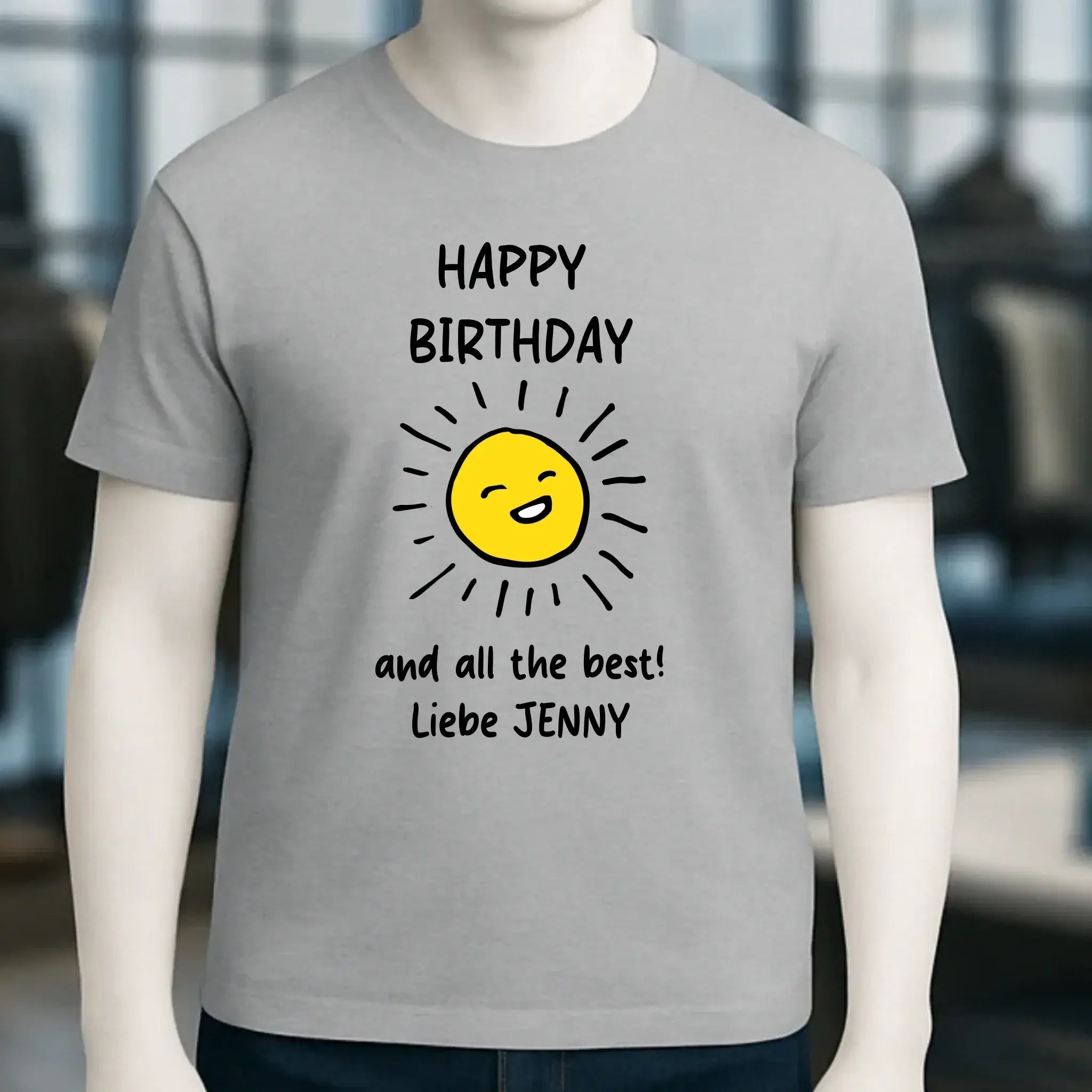 Graues unisex bio-baumwoll-t-shirt mit fröhlicher gelber sonne und text happy birthday und alles liebe jenny