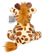 Kuscheliges plüschtier giraffe gabi mit cremefarbenem körper, braunen punkten und flauschiger oranger mähne und schwanz