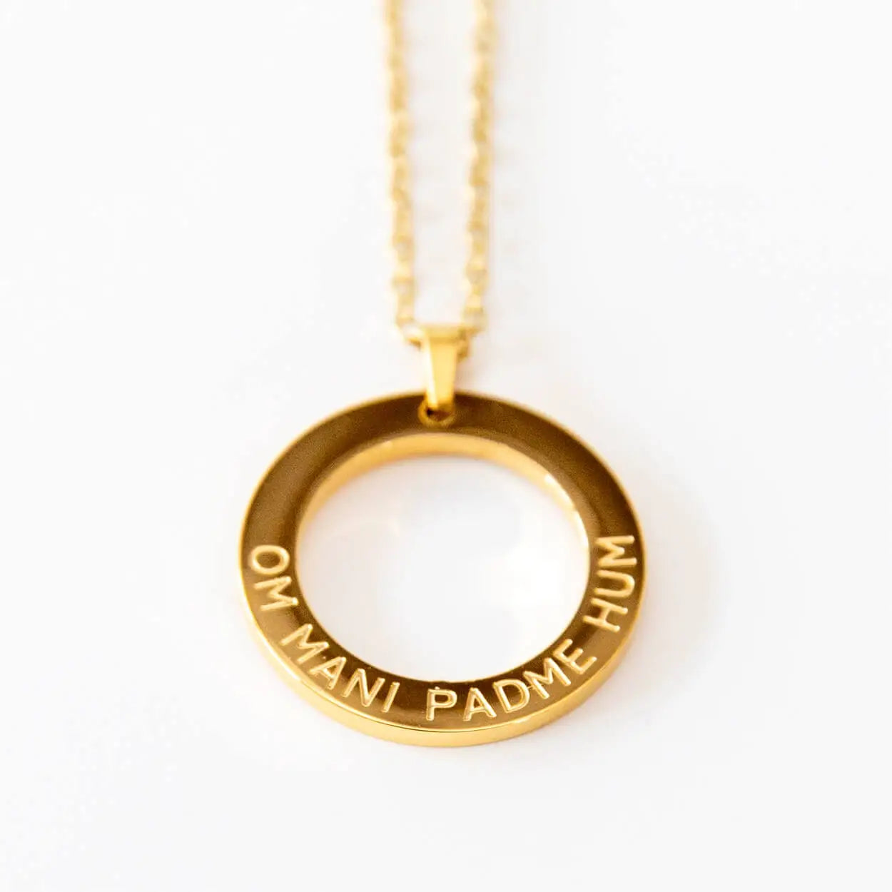 Halskette mit Anhänger | vergoldet | Mantra: Om Mani Padme Hum