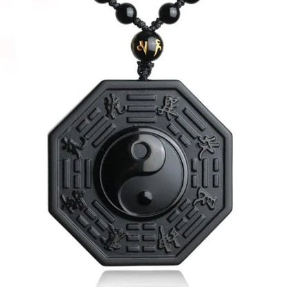 Halskette und geschnitzter Anhänger „Yin & Yang“ aus schwarzem Obsidian • esoterischer Glücksbringer von HalloGeschenk.de