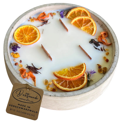 Handbesetze XXL Outdoor Citronella-Betonkerze „Big Grey - Mugge Schreck“ – Mit drei Holdochten - Handgemachter