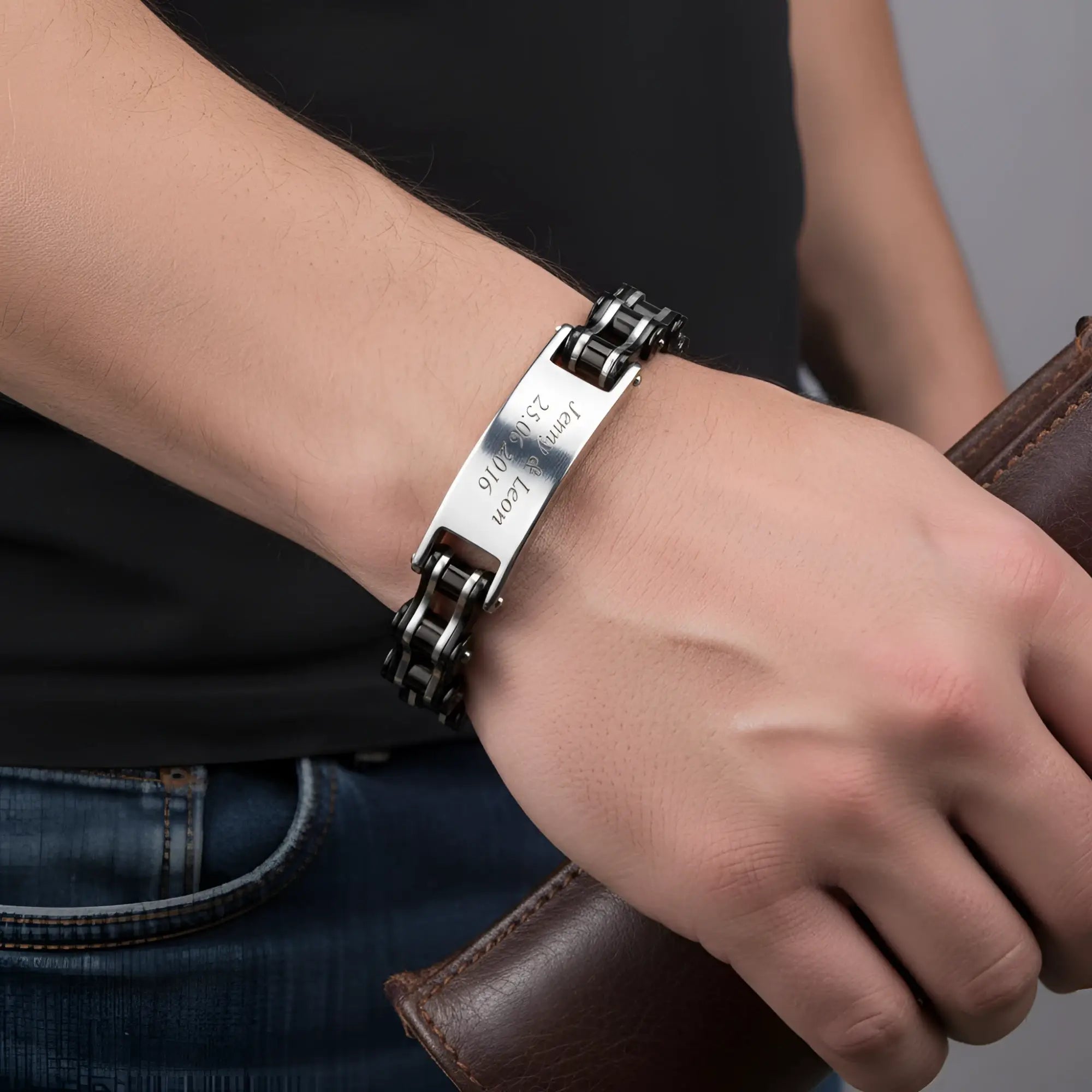 Herren armband biker-kette schwarz aus edelstahl mit kette und graviertem wunschtext jenny leon 25.06.2016