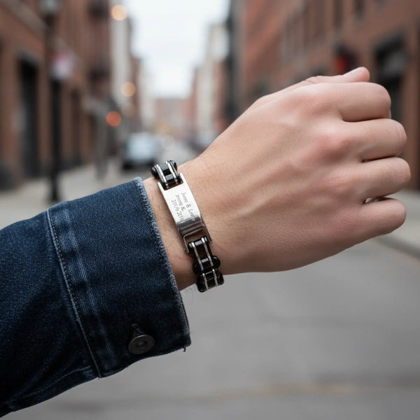herren-armband-biker-kette-schwarz-mit-wunschtext-978_ac0191ea-2a9c-4911-917e-fa4c9c1d8458