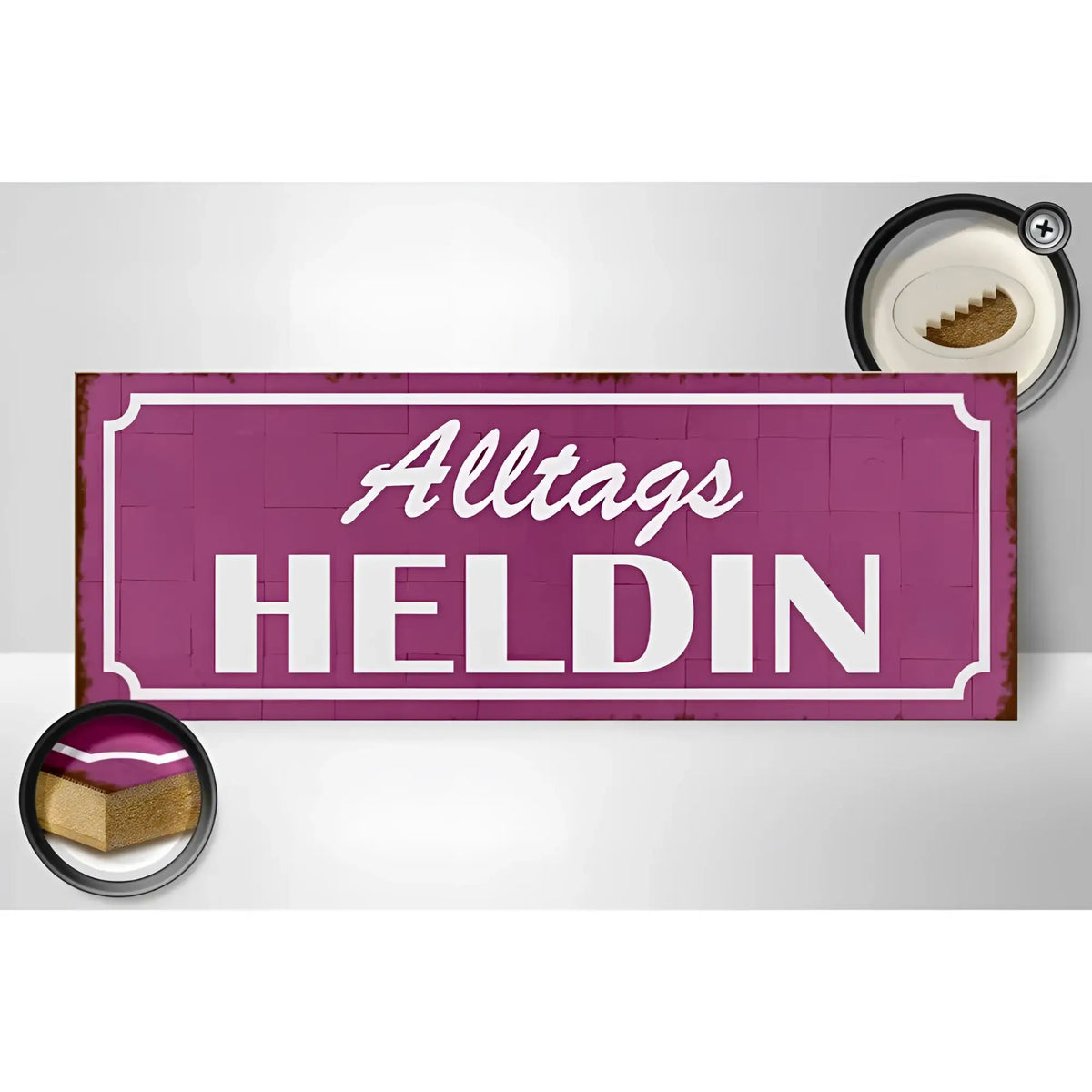 Lila rechteckiges metallschild holzschild spruch alltags heldin 27x10cm geschenk deko vor ziegelwand