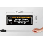 Schwarzes holzschild 27x10cm mit weißem grillsymbol und text hier wird gegrillt bier bringen als dekor
