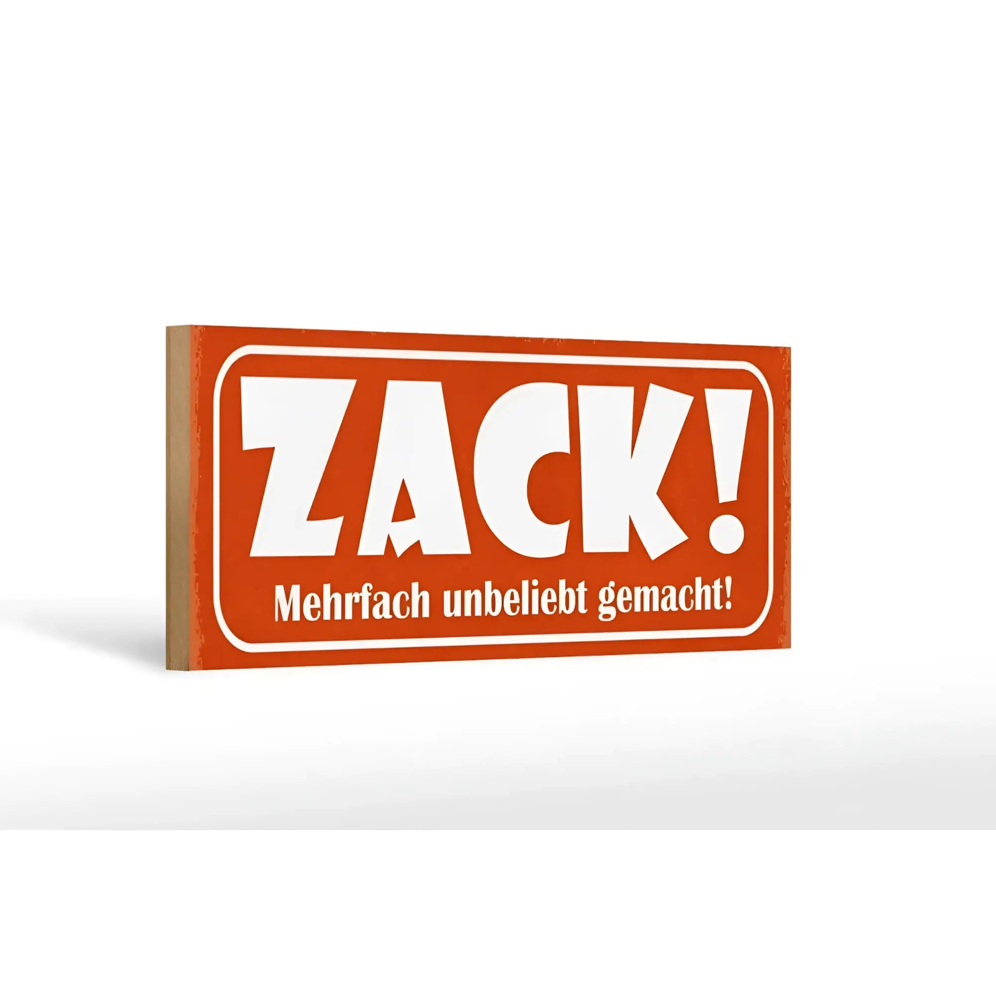 Orange rechteckiges holzschild mit weißem zack schriftzug und kleinerem text darunter 27x10cm