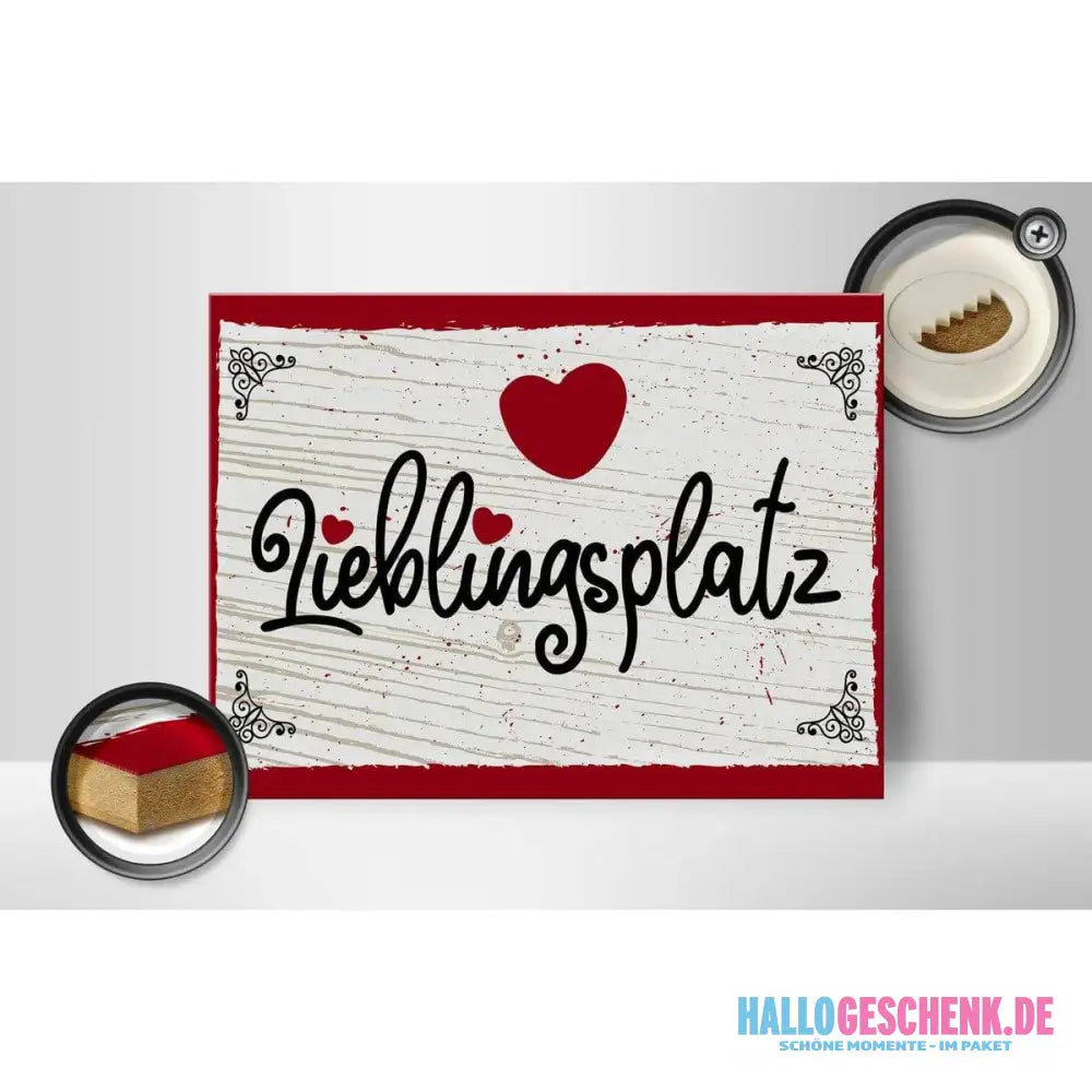 Holzschild Spruch 30x40cm Lieblingsplatz Herz rot