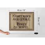Ein beiges holzschild 40x30cm mit schwarzem gothic-text männer haben auch gefühle für die wanddekoration