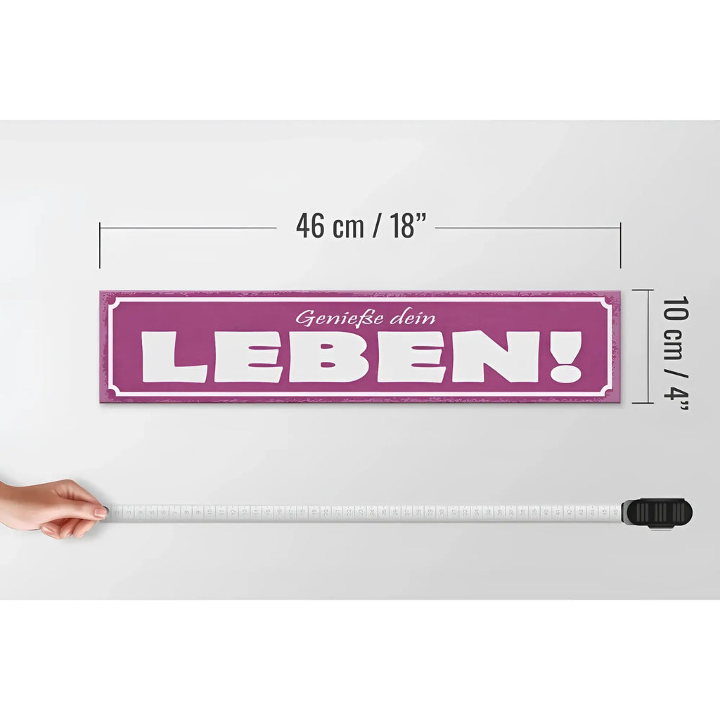 Lila holzschild mit weißer schrift genieße dein leben dekoratives wandbild 46x10cm
