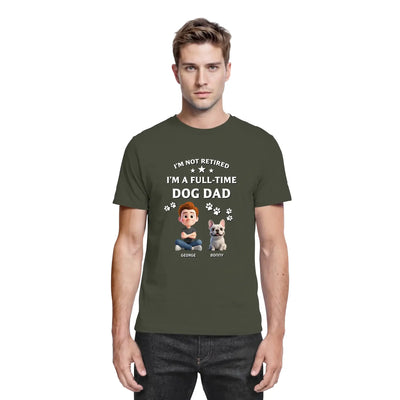 Olivegrünes kurzarmshirt mit cartoon von junge und französischer bulldogge und personalisierten namen darunter