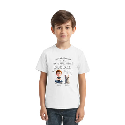 Weißes baumwollshirt mit cartoon boy und hund und text ich bin kein rentner ich bin vollzeit hundepapa personalisiert