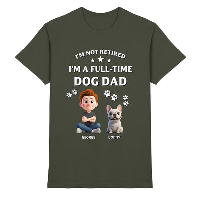 Olivegrünes baumwollshirt mit Cartoon mann und französische bulldogge plus text und personalisierte namen aus der statement-collection
