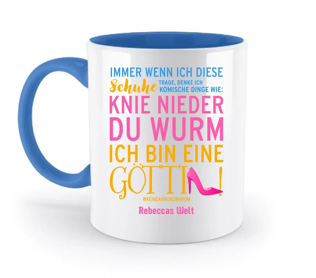 Weiße keramiktasse mit blauem griff und innenfarbe, bunte deutsche schrift aus der immer wenn ich kollektion auto