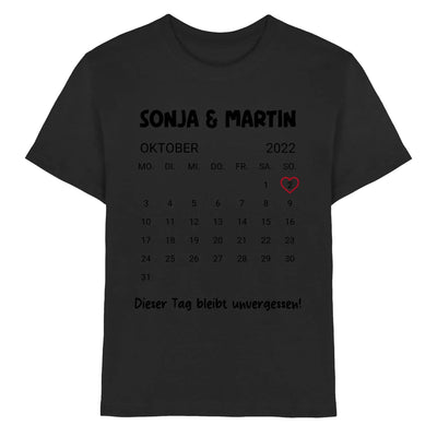 Schwarzes baumwoll-t-shirt mit kalenderdesign oktober 2022 sonja & martin 2 als pinkes herz kalender mit wunschdatum