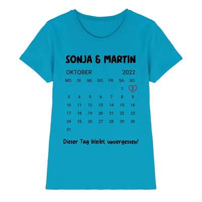 Leuchtendes türkisfarbenes damenshirt mit schwarzem kalender oktober 2022 und sonja martin text dieser tag bleibt unvergessen