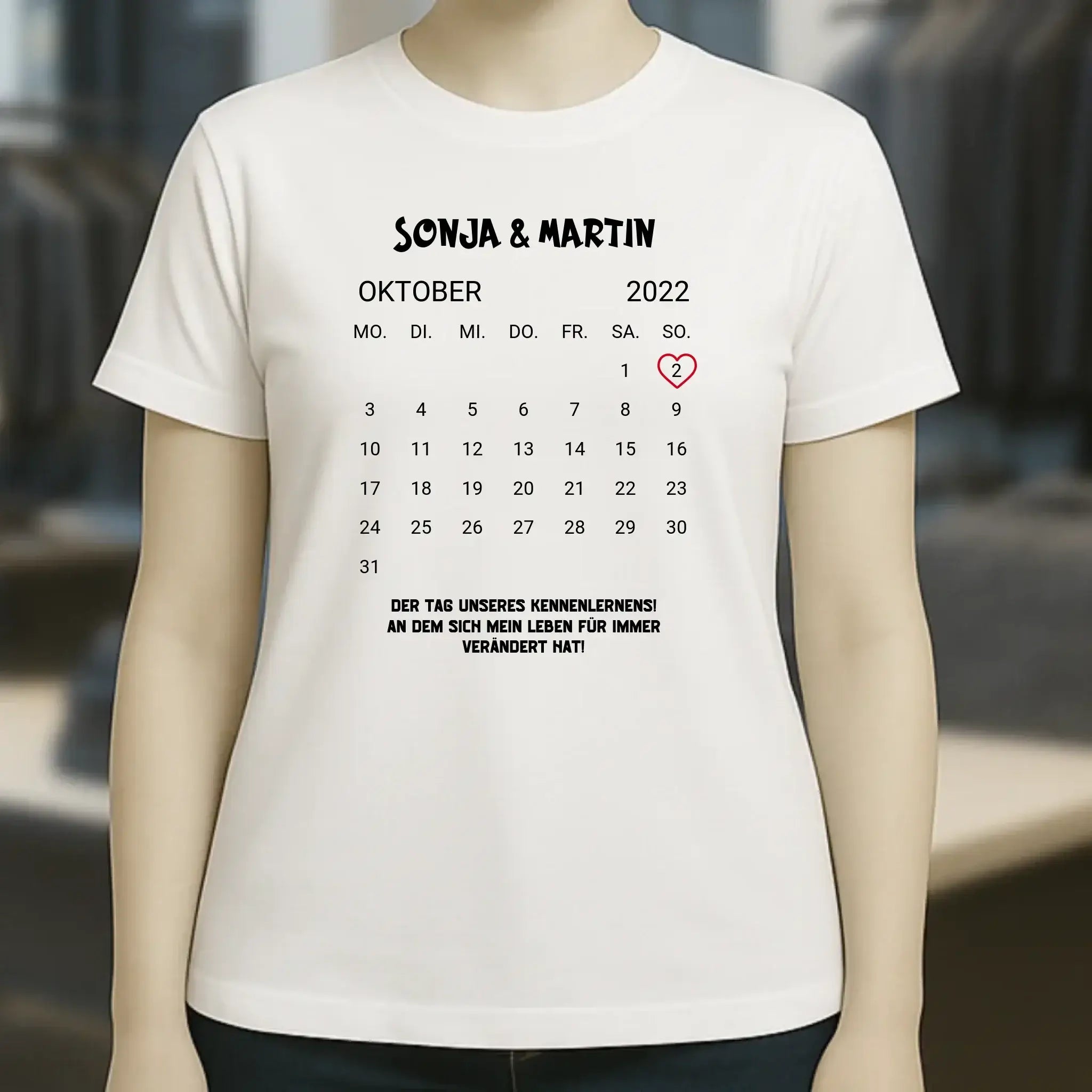 KALENDER-MOTIV mit Datum & Wunschtext • Damen T-Shirt • Bio • personalisiert