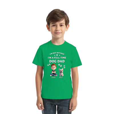 Grünes baumwollshirt mit cartoon george und benny und text ich bin kein rentner sondern vollzeit hundepapa aus katzen-mama statement-collection