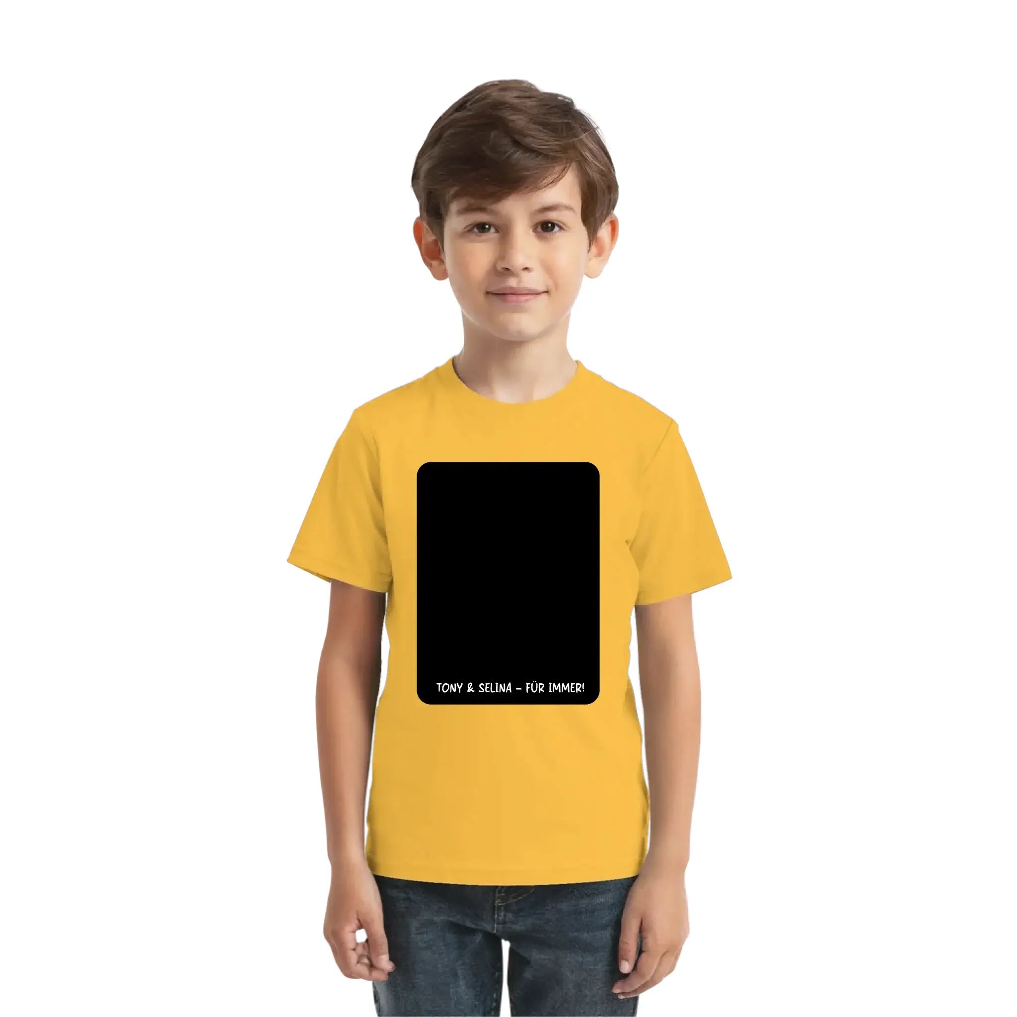 Gelbes kurzarmshirt mit schwarzem rechteck und text tony & selina für immer aus der statement-collection