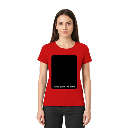 Rotes damen t-shirt mit schwarzem rechteckigem grafikprint und weißem text tony und selina für immer aus der statement collection
