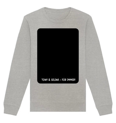 Lightgraues langarm sweatshirt mit schwarzem patch und weißem text tony & selina für immer aus der statement collection