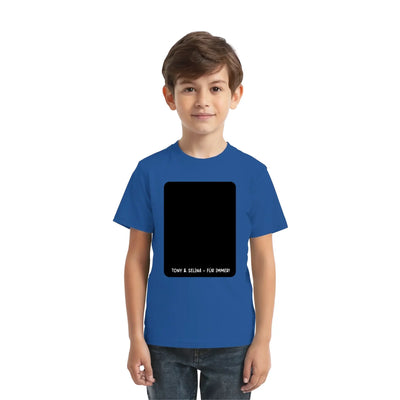 Blaues baumwollt-shirt mit schwarzem rechteckigem grafikprint und weißer aufschrift tony & selina für immer aus der statement-collection