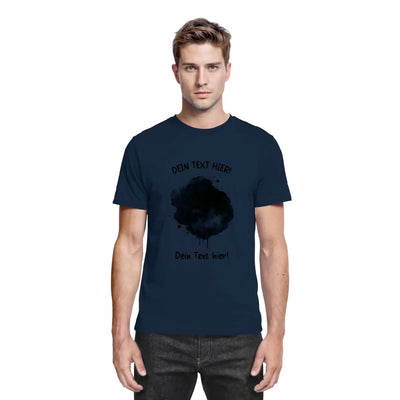 Marine blaue baumwoll t shirt mit schwarzem tintenfleck grafik und platzhaltertext auf deutsch