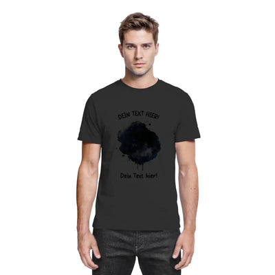Schwarzes kurzarmshirt mit dunklem tintenfleck-design und wunschtextprint aus der statement-collection